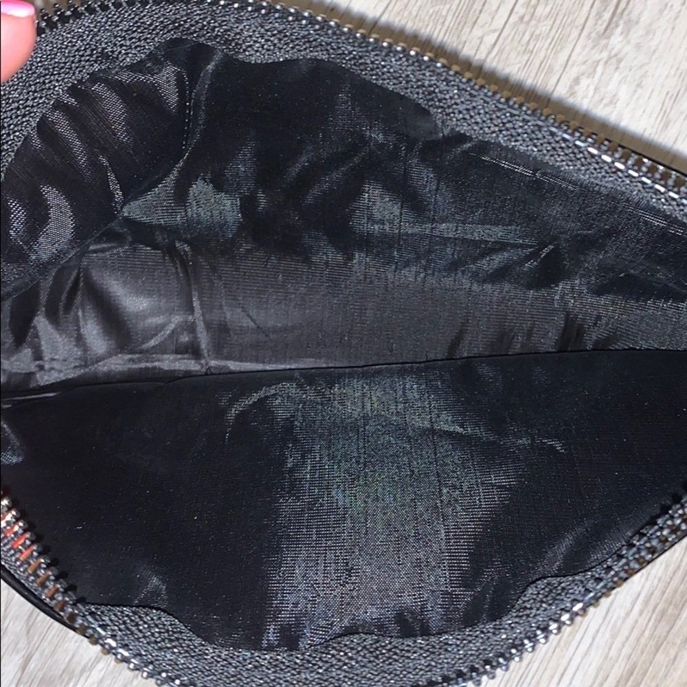 🌼🌼Makeup bag🌼🌼 - Picture 5 of 5